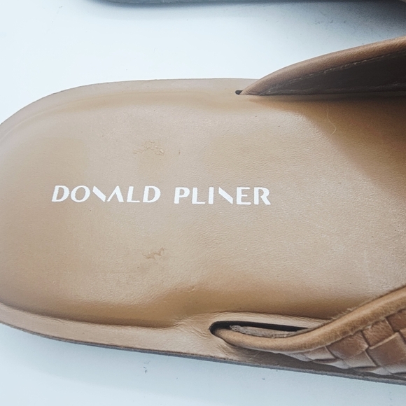 Donald J Pliner Palmer Calf Leather Flip-Flops Saddle/Cognac Size 12M NWOT main image 9